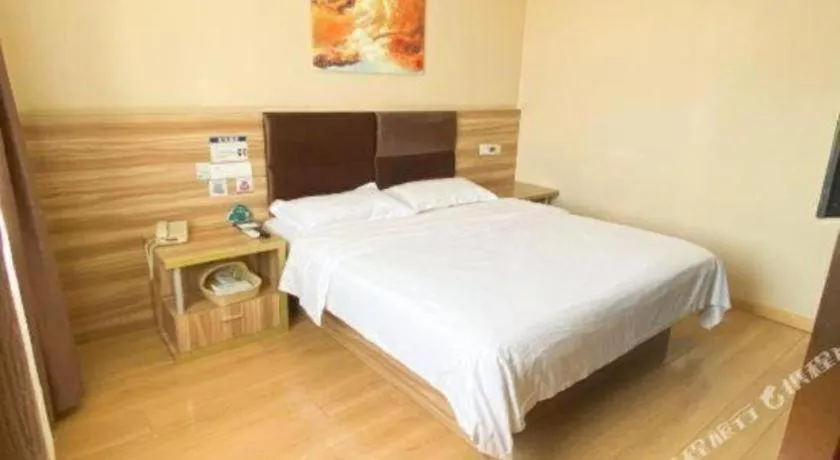 Bed in GreenTree Inn ShangHai KangQiao Industrial Zone JinXiu Road Business Hotel