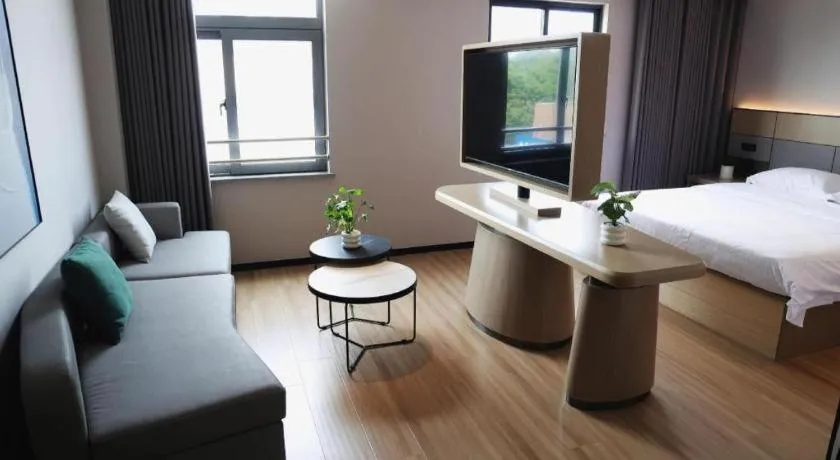 Bed in GreenTree Inn Suzhou Industrial Zone Yangcheng Lake Weiting Mong Kok Express Hotel