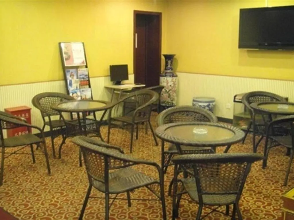 GreenTree Inn West Railway Station North Square Hotel