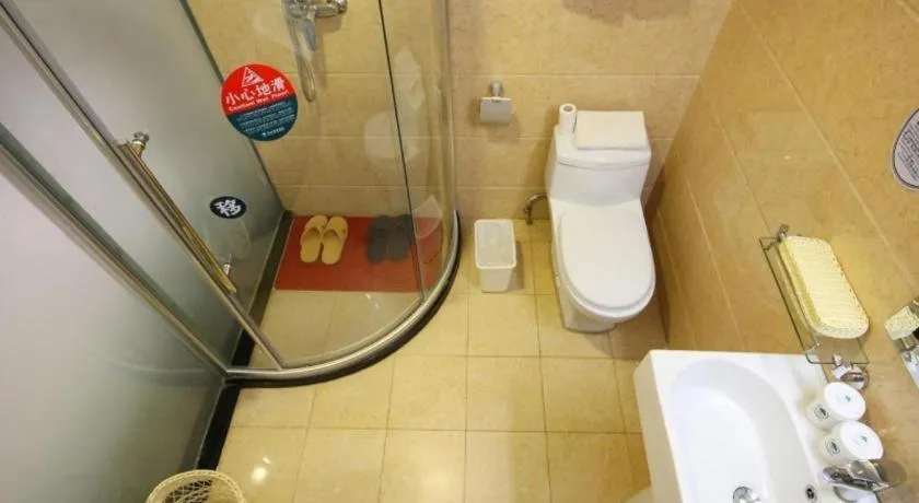 GreenTree Inn West Railway Station North Square Hotel