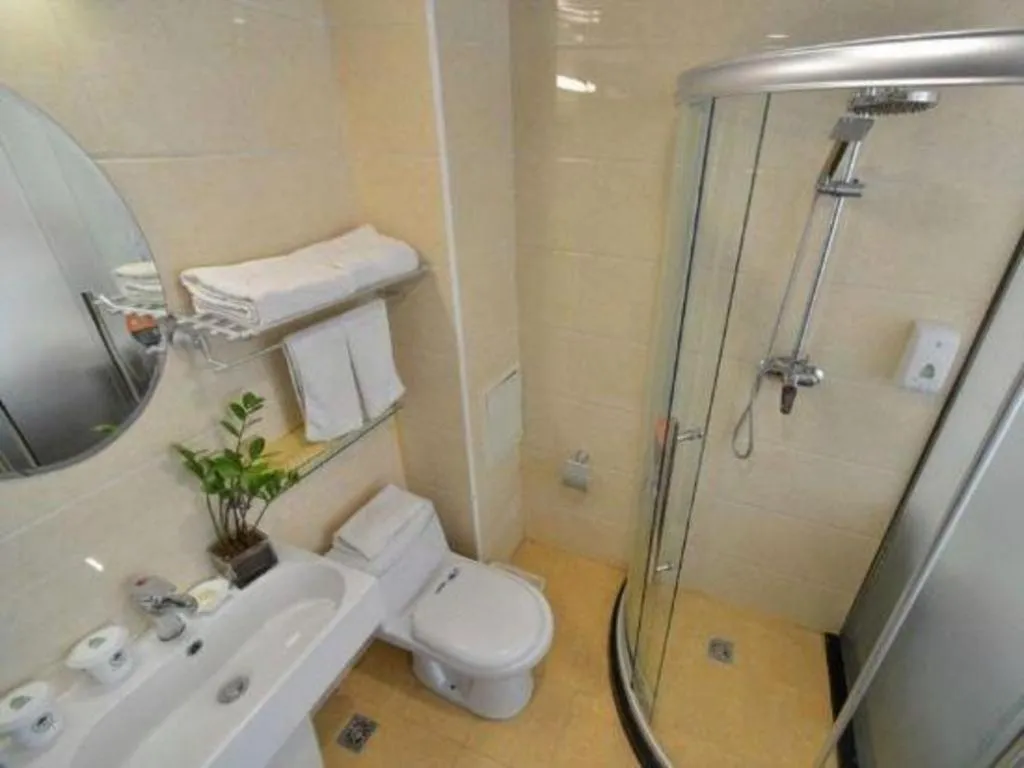 GreenTree Inn West Railway Station North Square Hotel