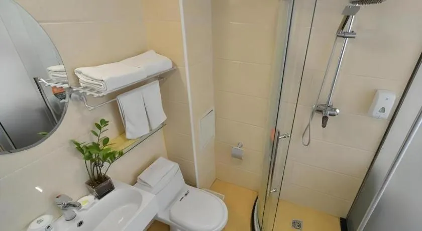 GreenTree Inn West Railway Station North Square Hotel