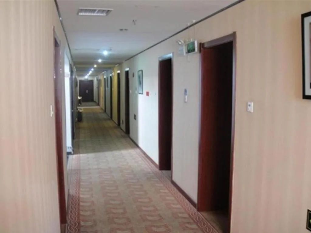 GreenTree Inn West Railway Station North Square Hotel