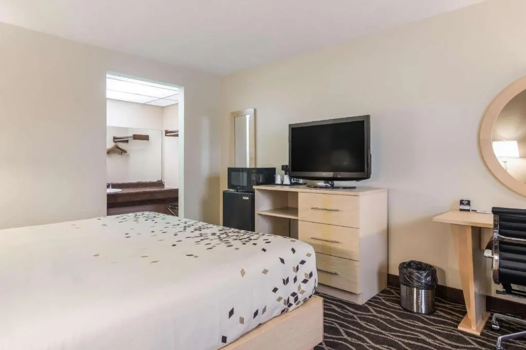 Bed in Americas Best Value Inn Alliance