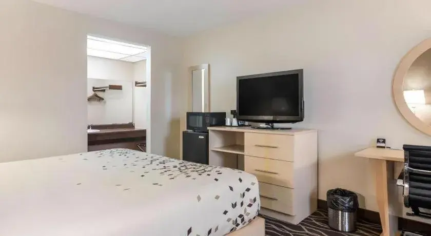 Bed in Americas Best Value Inn Alliance Bed in Americas Best Value Inn Alliance