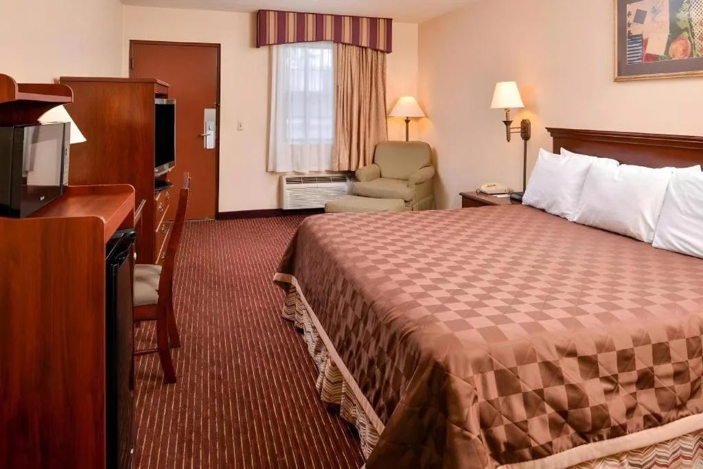 Bed in Americas Best Value Inn Alliance