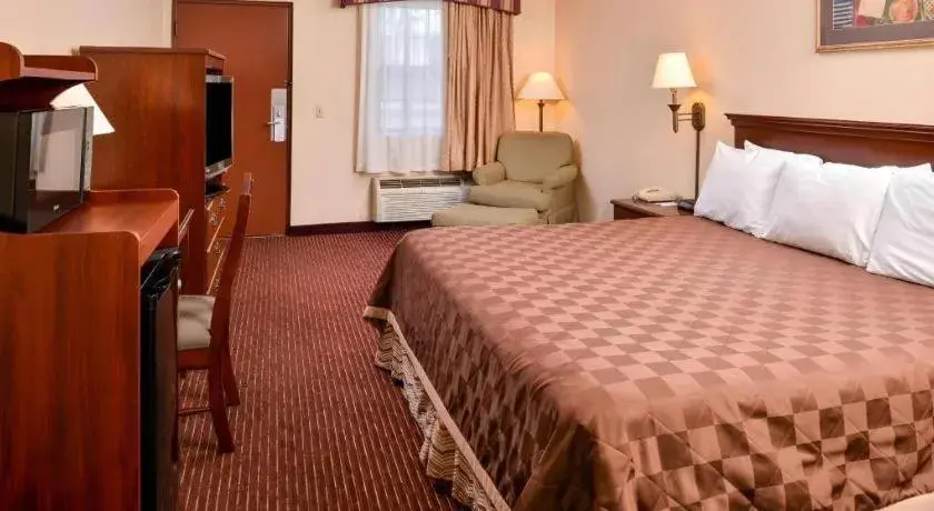 Bed in Americas Best Value Inn Alliance Bed in Americas Best Value Inn Alliance