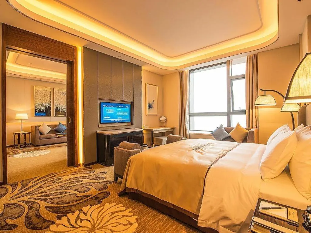Bed in Wyndham Grand Plaza Royale Huayu Chongqing