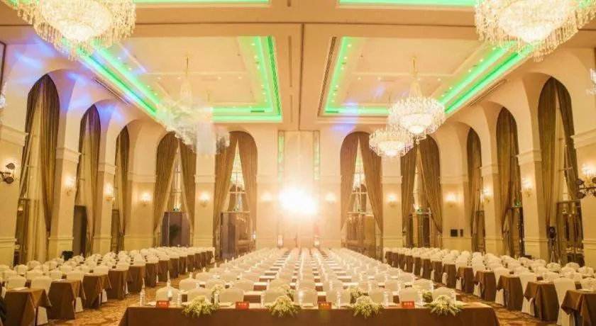 Yin Run Jin Jiang Castle Hotel