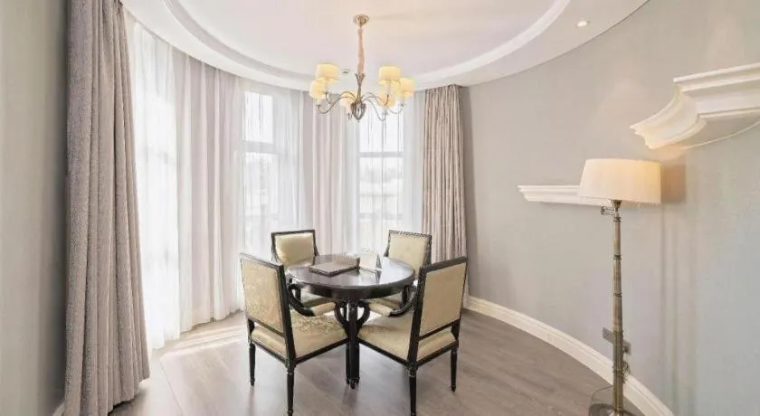 Yin Run Jin Jiang Castle Hotel