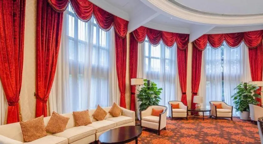 Yin Run Jin Jiang Castle Hotel