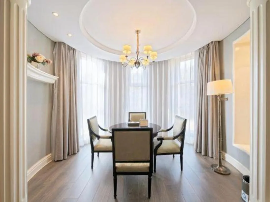 Yin Run Jin Jiang Castle Hotel