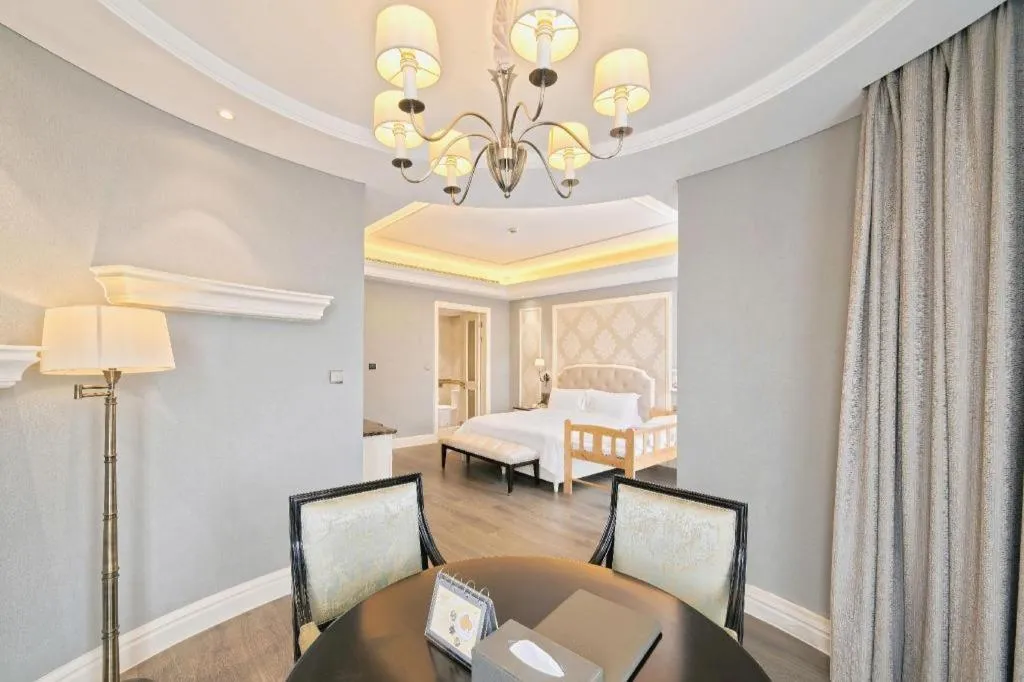 Bed in Yin Run Jin Jiang Castle Hotel