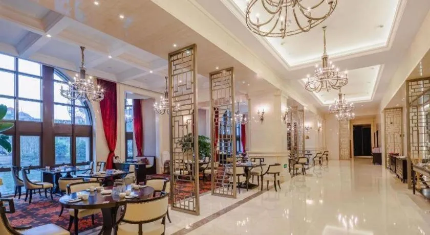 Yin Run Jin Jiang Castle Hotel