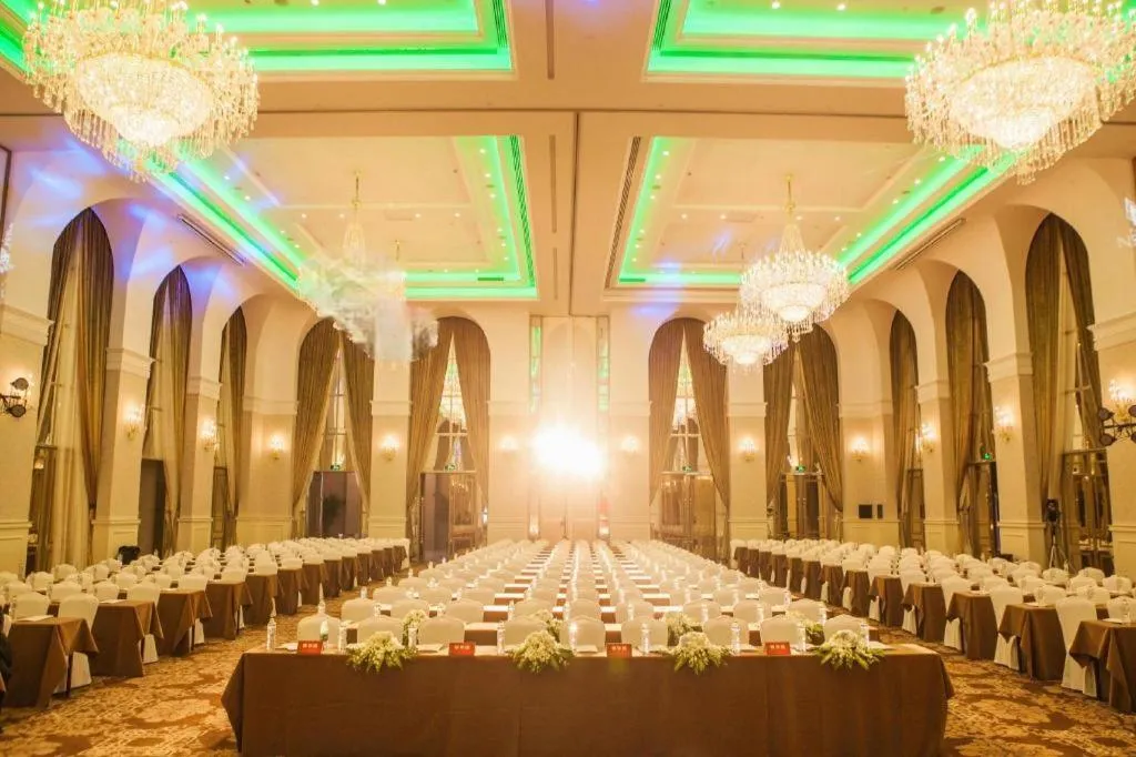 Yin Run Jin Jiang Castle Hotel