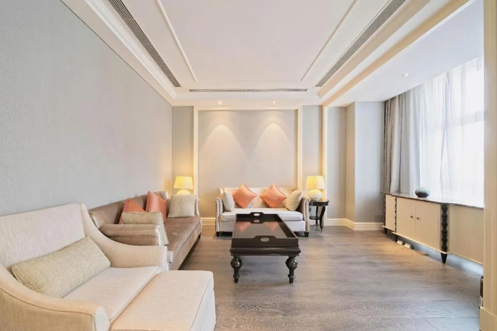 Yin Run Jin Jiang Castle Hotel