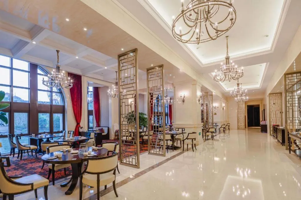 Yin Run Jin Jiang Castle Hotel