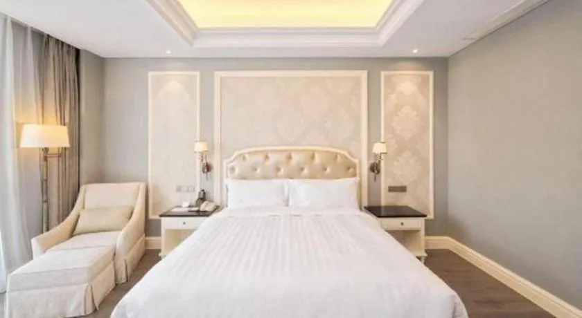 Bed in Yin Run Jin Jiang Castle Hotel