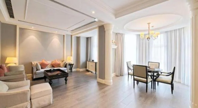 Yin Run Jin Jiang Castle Hotel