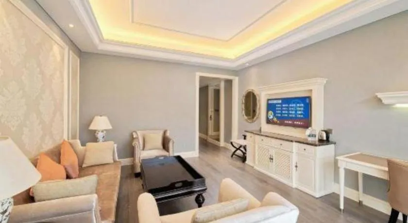 Yin Run Jin Jiang Castle Hotel