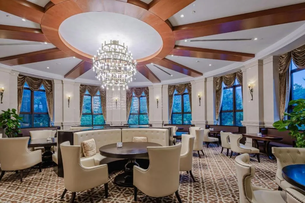 Yin Run Jin Jiang Castle Hotel