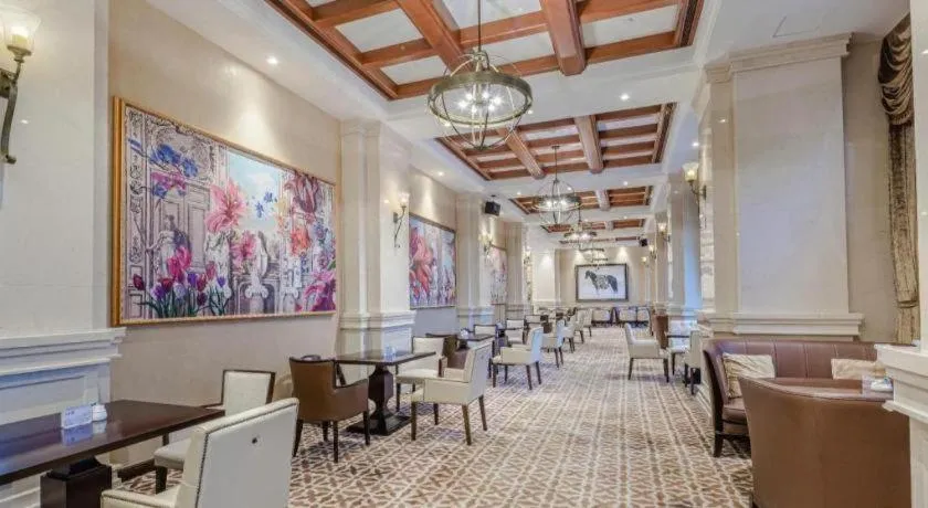 Yin Run Jin Jiang Castle Hotel