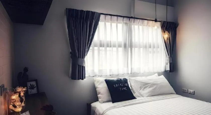 Bed in Journey Hostel Surat