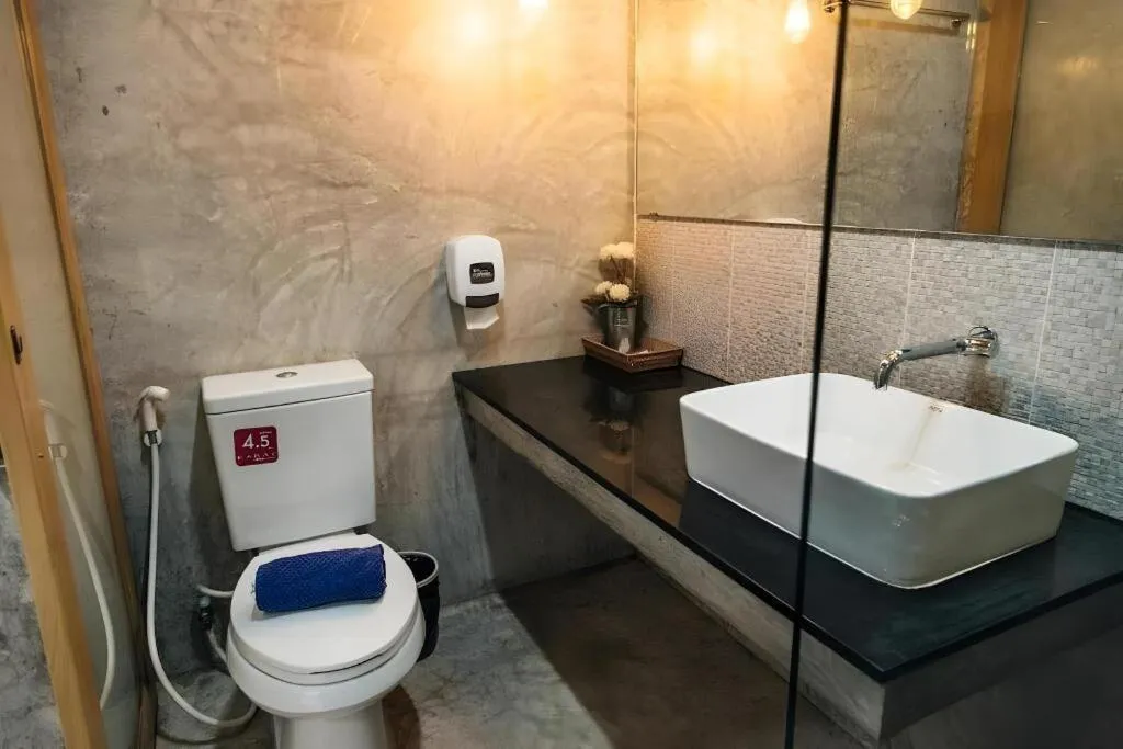 Journey Hostel Surat