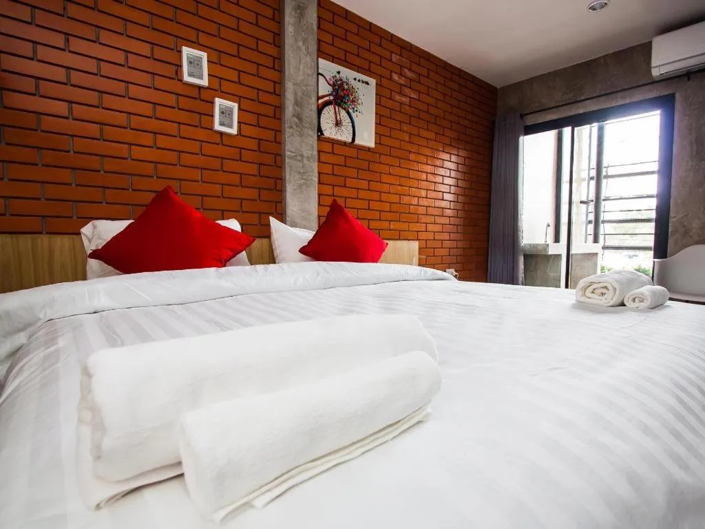 Bed in Journey Hostel Surat