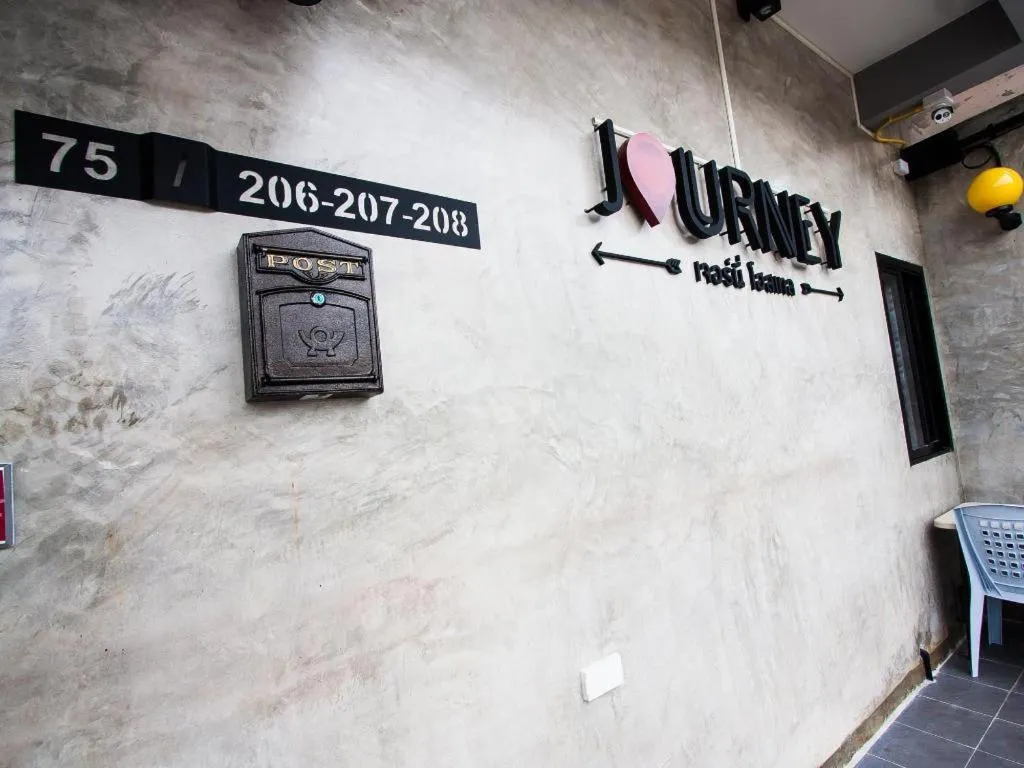 Journey Hostel Surat