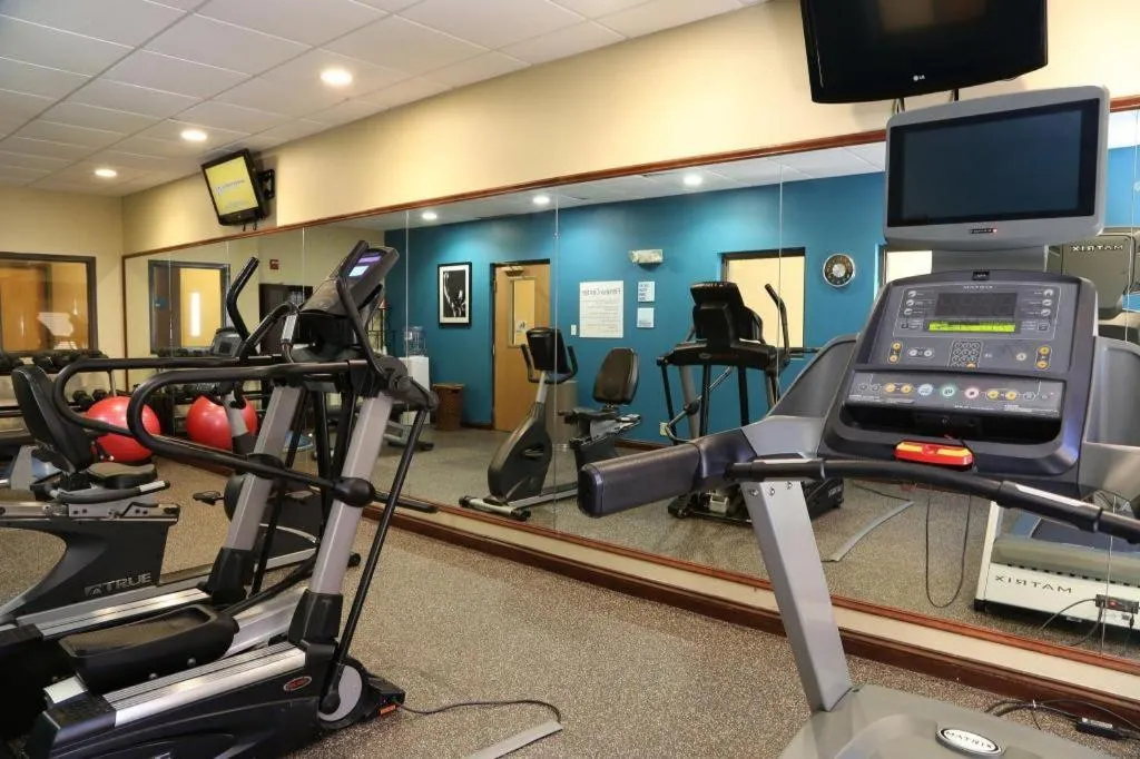 Holiday Inn Express Hotel & Suites Cleveland - Ms By IHG