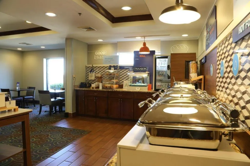 Holiday Inn Express Hotel & Suites Cleveland - Ms By IHG