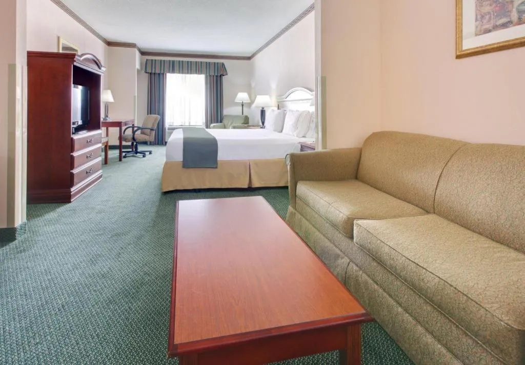 Holiday Inn Express Hotel & Suites Cleveland - Ms By IHG