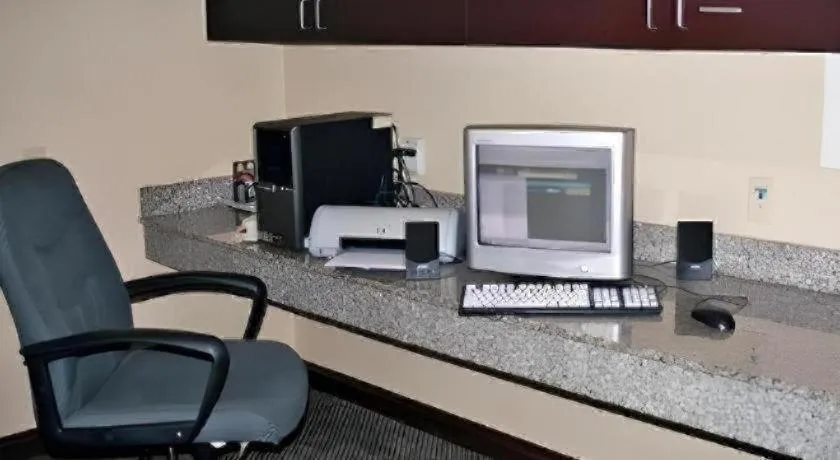 Holiday Inn Express Hotel & Suites Cleveland - Ms By IHG