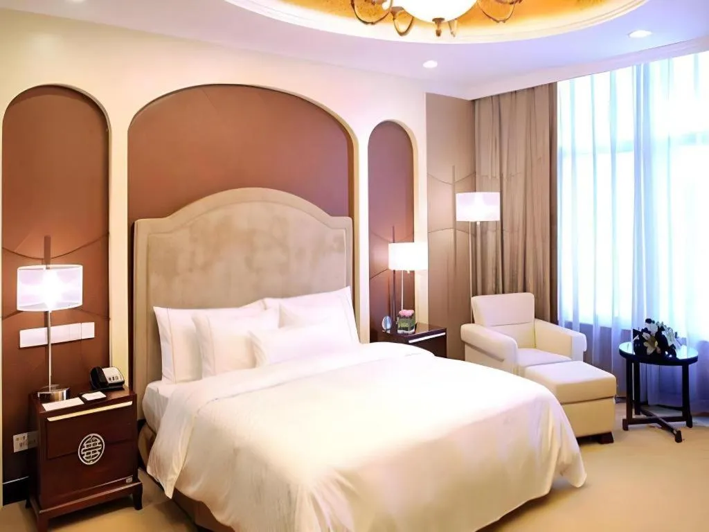 Bed in Urumqi Tianyuan Hotel