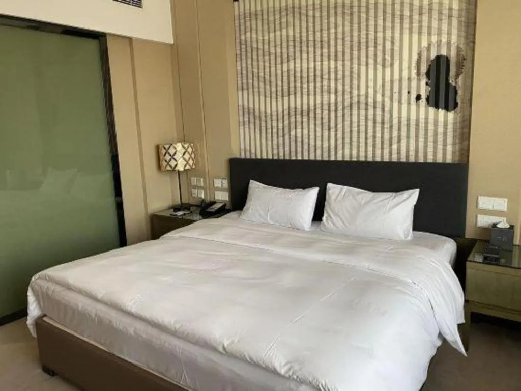 Bed in Urumqi Tianyuan Hotel