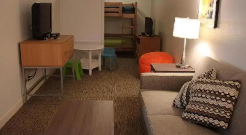 Bed in Holiday Inn Express Munising-Lakeview Hotel By IHG Bed in Holiday Inn Express Munising-Lakeview Hotel By IHG