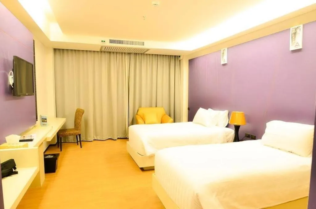 Bed in Alvarez Hotel