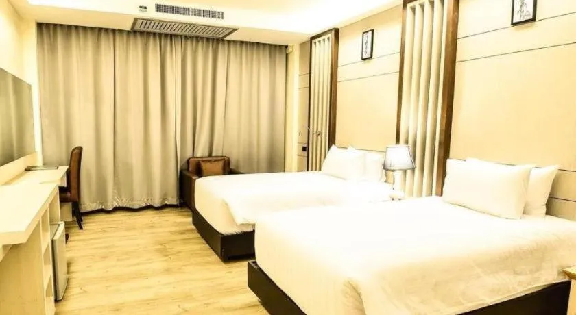 Bed in Alvarez Hotel