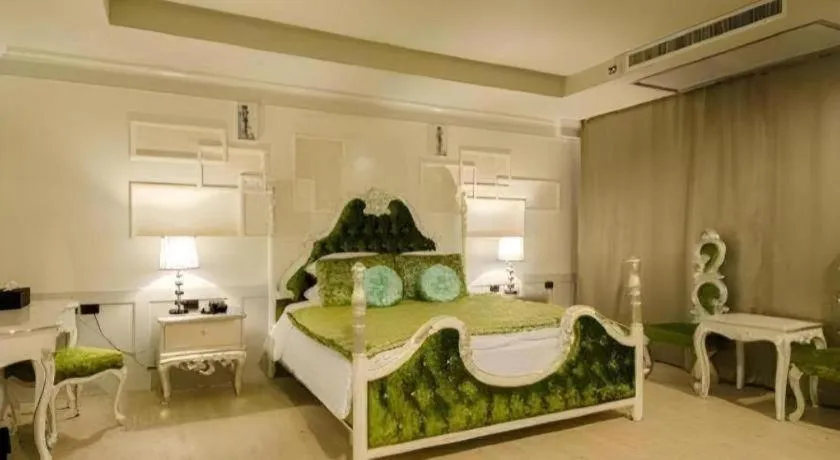 Bed in Alvarez Hotel