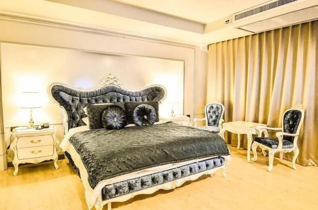 Bed in Alvarez Hotel