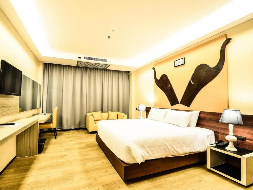 Bed in Alvarez Hotel