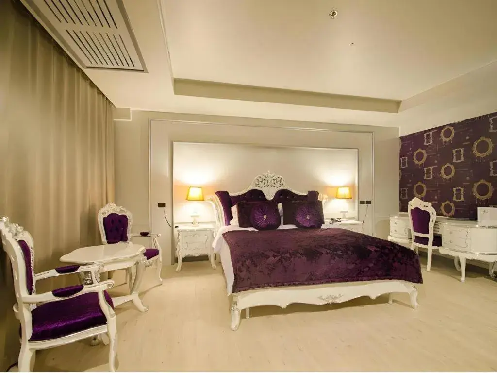 Bed in Alvarez Hotel Bed in Alvarez Hotel