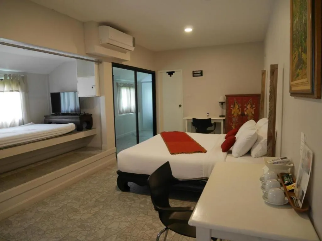 Bed in Silp-Pa Phra Nakhon Si Ayutthaya Hotel