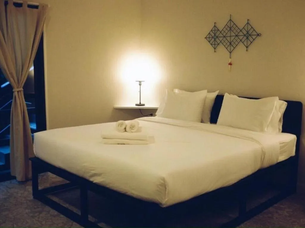 Bed in Silp-Pa Phra Nakhon Si Ayutthaya Hotel