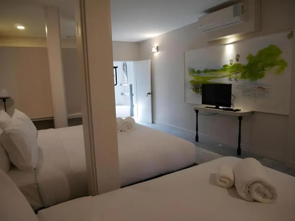 Bed in Silp-Pa Phra Nakhon Si Ayutthaya Hotel Bed in Silp-Pa Phra Nakhon Si Ayutthaya Hotel