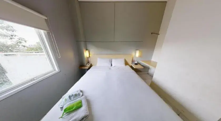 Bed in IXO Bekasi Bed in IXO Bekasi