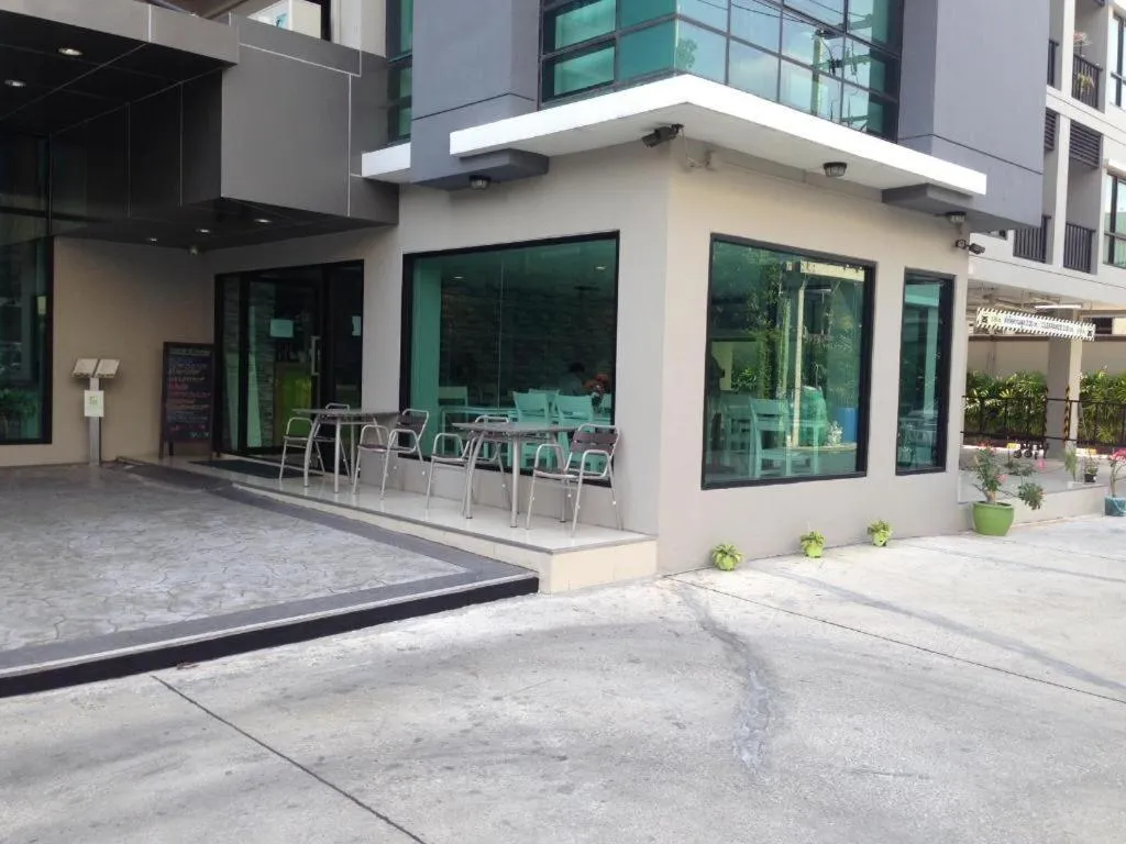 Ipremium Sukhumvit 81 Hotel