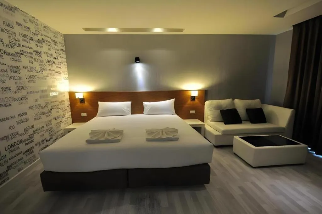 Bed in Tanzeno Hotel