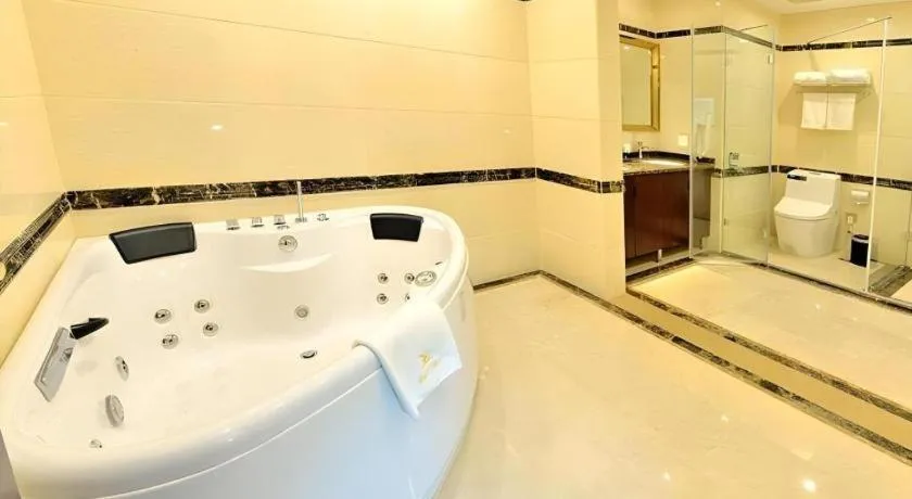 GreenTree Eastern Zigong Huashang International City Huichuan Road Hotel